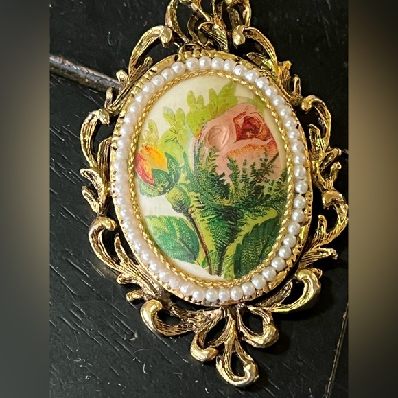 Vintage 1970 Signed Egg Shell With Transfer-ware Roses Brooch Pendant - Picture 8 of 8